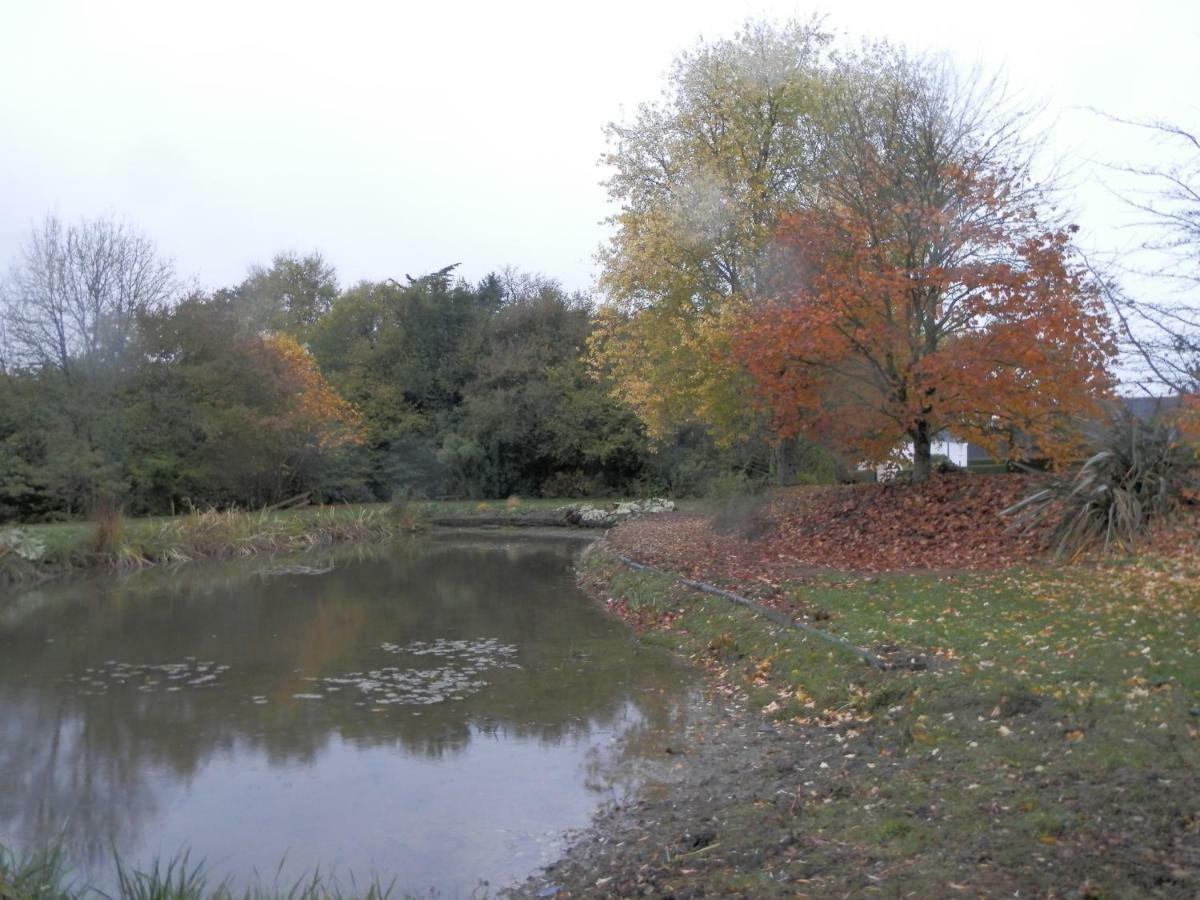 Vallee Des Ardoisieres Mael-Carhaix Bagian luar foto